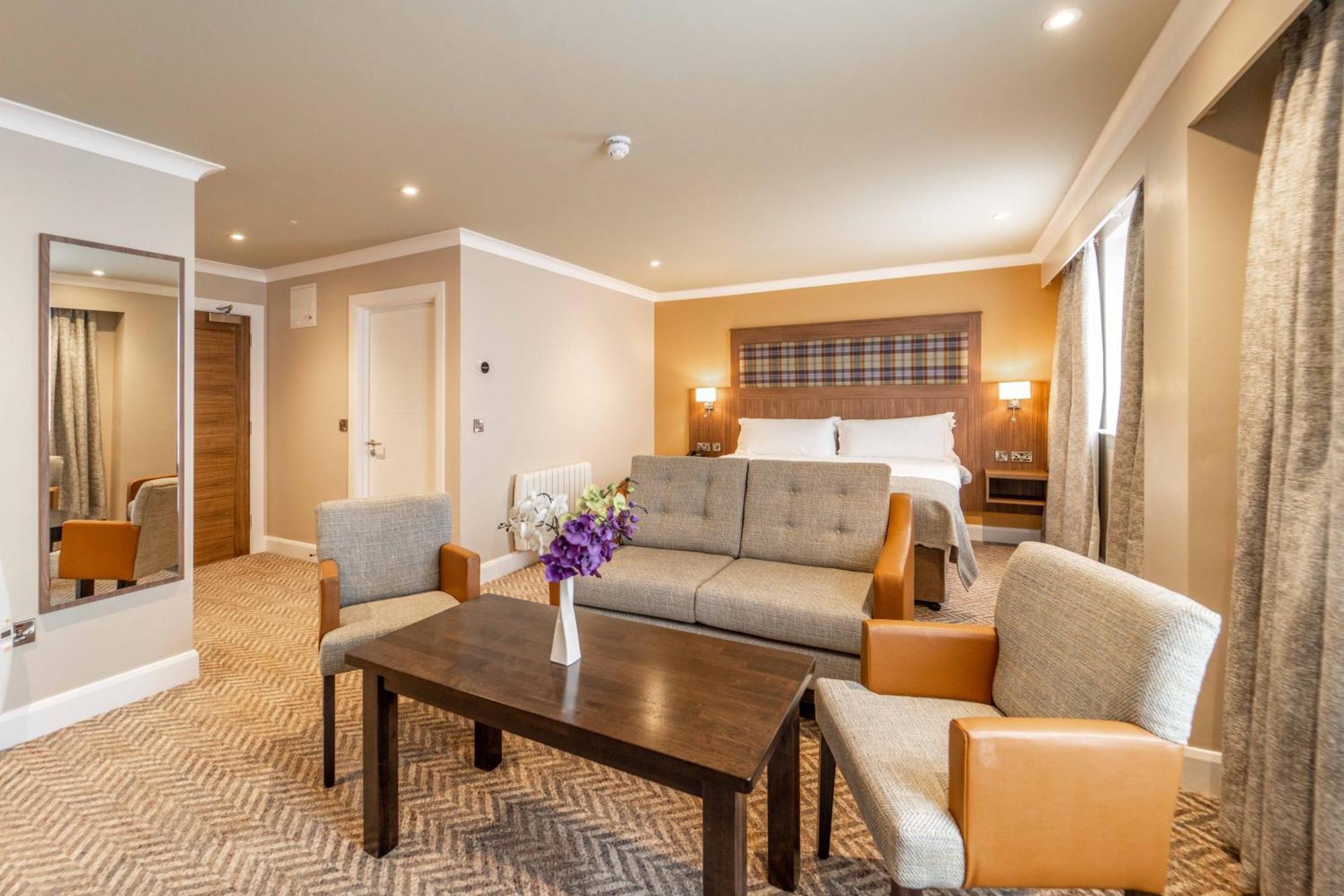 Dillon'S Hotel Летеркени Екстериор снимка