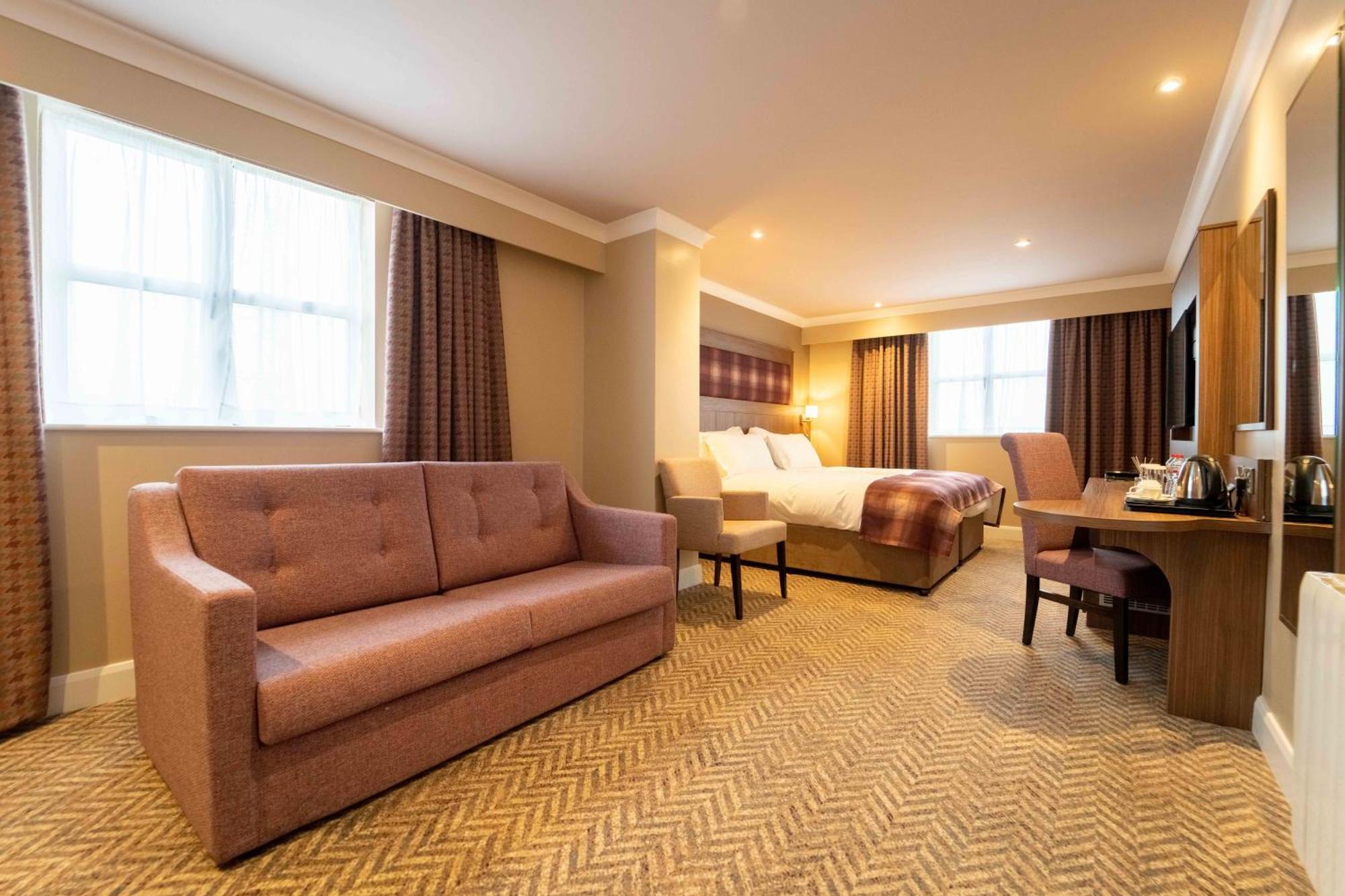 Dillon'S Hotel Летеркени Екстериор снимка
