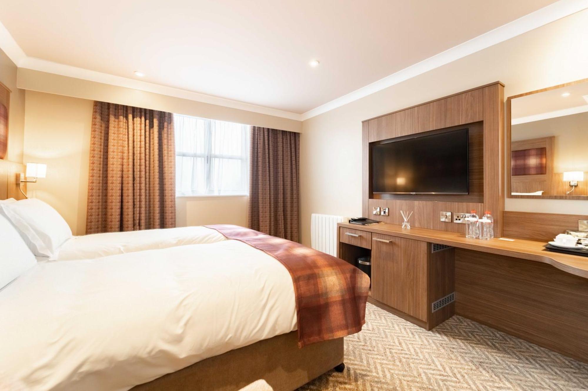 Dillon'S Hotel Летеркени Екстериор снимка