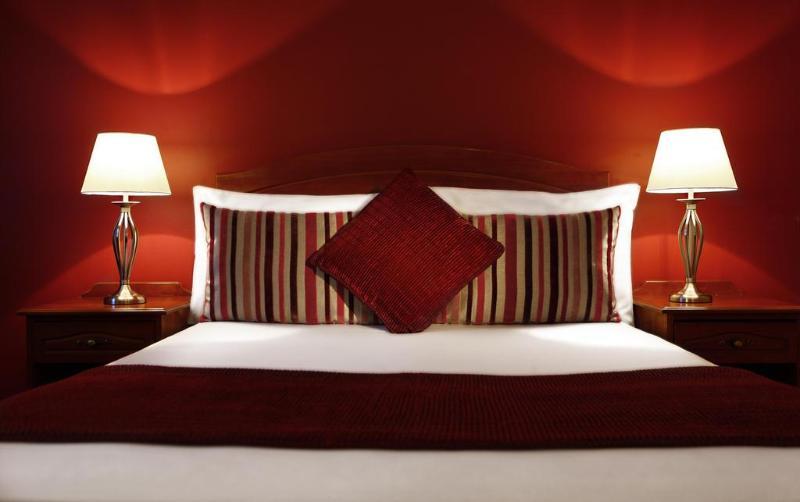 Dillon'S Hotel Летеркени Екстериор снимка
